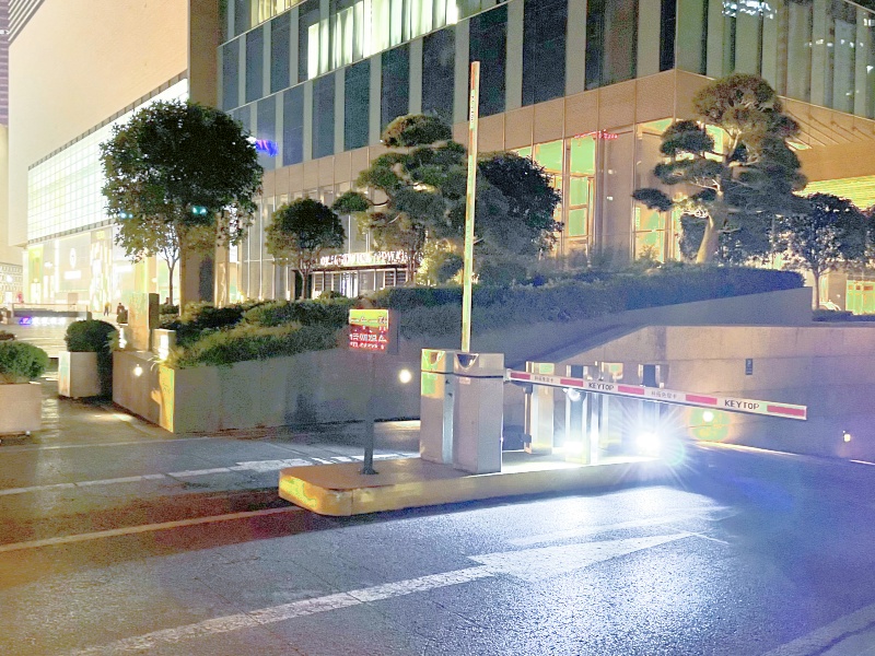 江蘇南京德基廣場停車場收費管理系統(tǒng)及設(shè)備案例